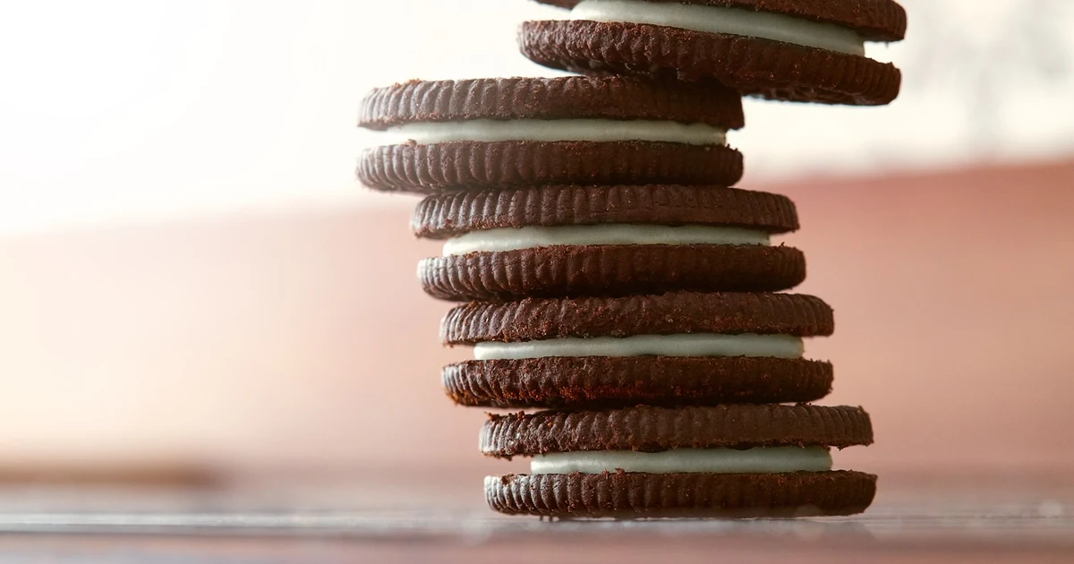 Oreo biscuits ingredient label showing E471 — are Oreos halal in the UK?