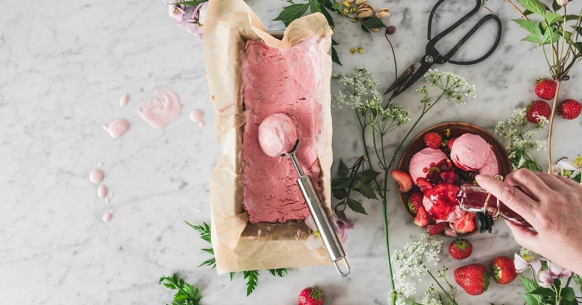 Fruit yogurt pot with pink strawberry colour — checking for E120 cochineal in children's yogurt