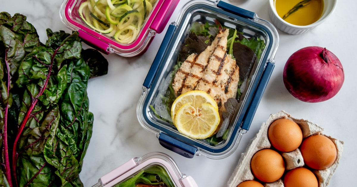Weekly halal meal prep containers with labelled halal-certified ingredients