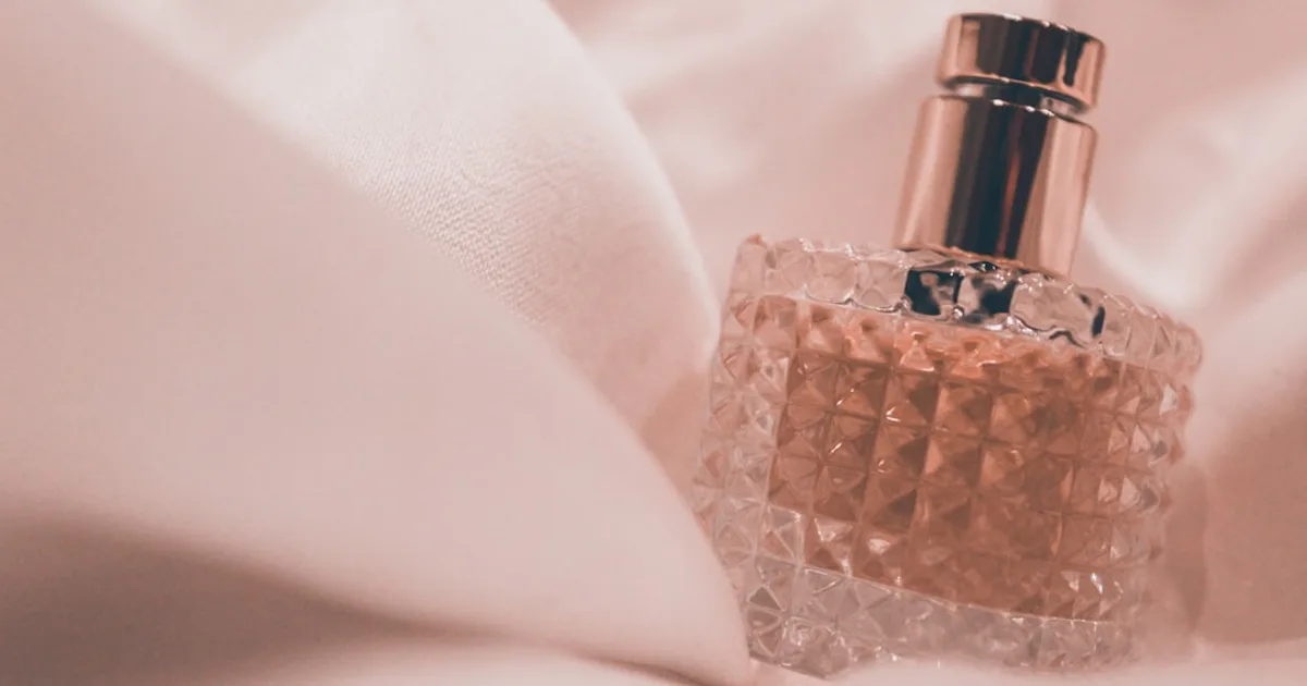 Perfume bottles with alcohol-free oud and attar alternatives — halal guide to fragrance for Muslims