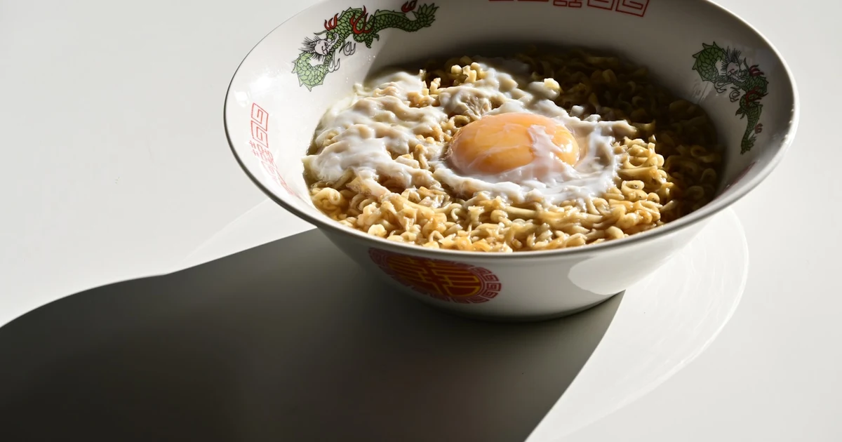 Is Buldak ramen halal — Samyang hot chicken flavour ramen packet with halal logo check