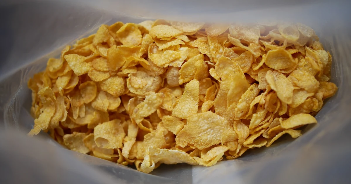 Cheetos packet ingredient label showing E631 flavour enhancer — is Cheetos halal?