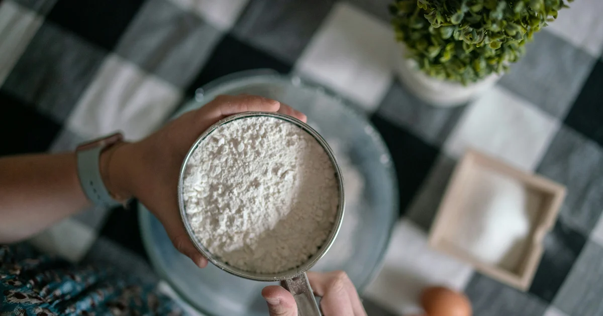 Baking soda and baking powder on kitchen counter — E500 halal status confirmed