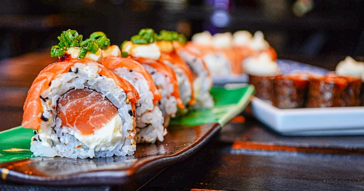 Itsu sushi and rolls — halal status guide for restaurant and supermarket products