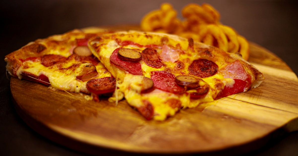 Pepperoni slices on a pizza — is pepperoni halal or haram?