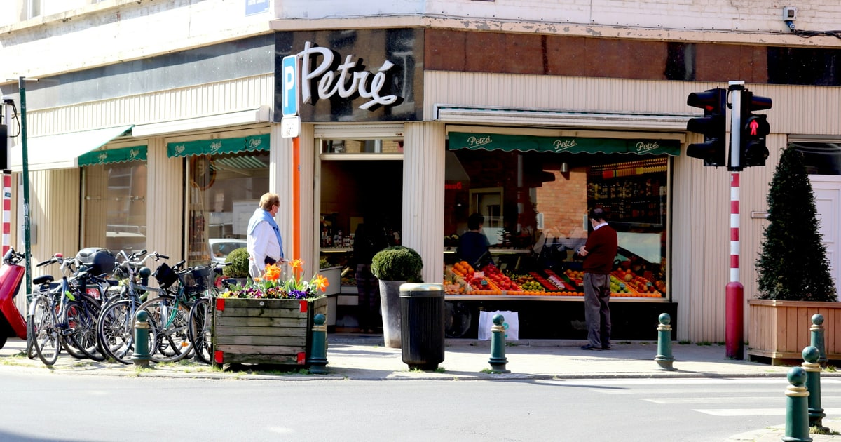 Pret A Manger sandwich shop with fresh food display